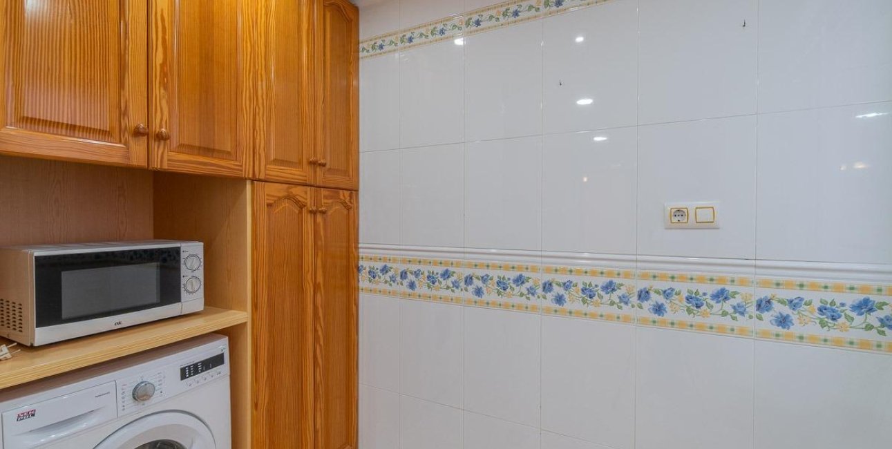 Resale - Apartment / flat -
Torrevieja - Centro