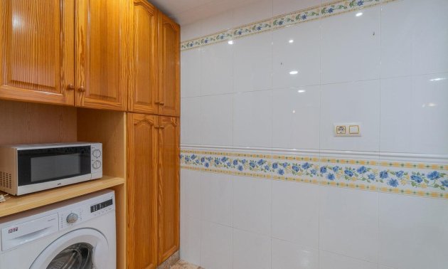 Resale - Apartment / flat -
Torrevieja - Centro