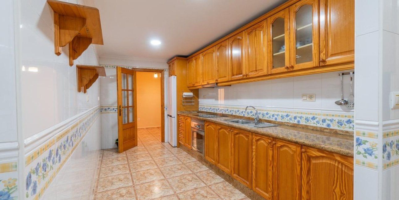 Resale - Apartment / flat -
Torrevieja - Centro