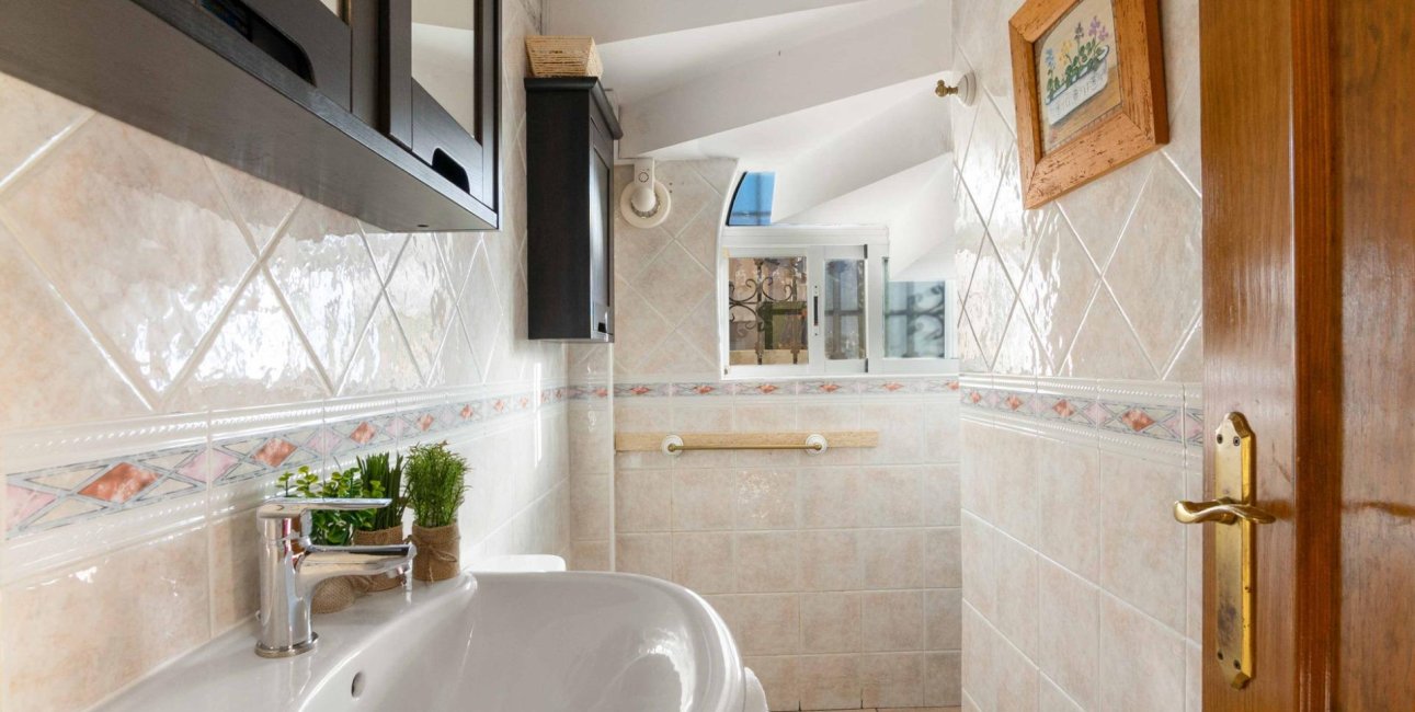 Reventa - Villa -
Orihuela Costa - Los Almendros-La Florida