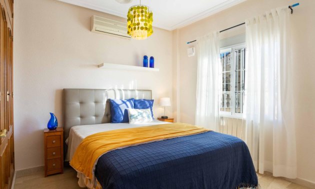 Reventa - Villa -
Orihuela Costa - Los Almendros-La Florida