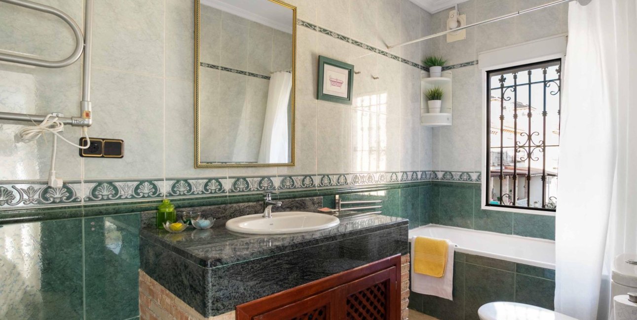 Reventa - Villa -
Orihuela Costa - Los Almendros-La Florida