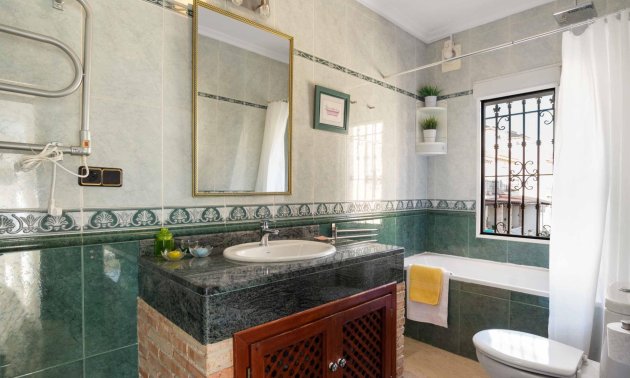 Reventa - Villa -
Orihuela Costa - Los Almendros-La Florida