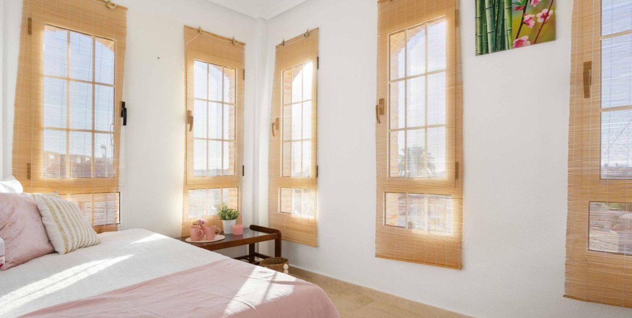 Reventa - Villa -
Orihuela Costa - Los Almendros-La Florida