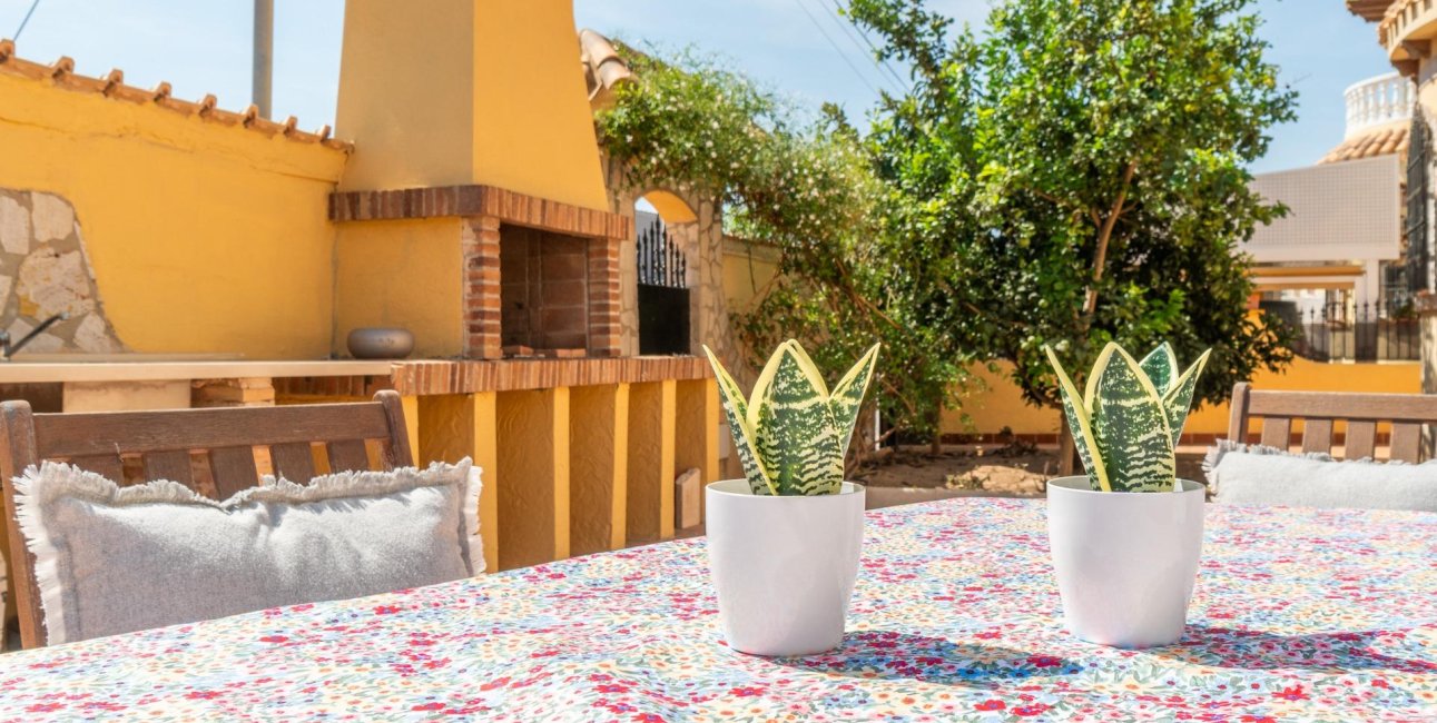 Reventa - Villa -
Orihuela Costa - Los Almendros-La Florida