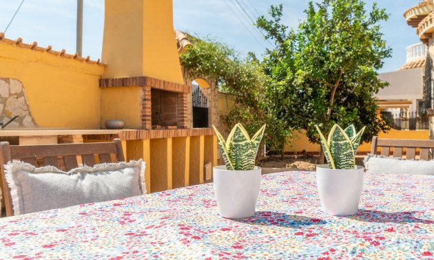 Reventa - Villa -
Orihuela Costa - Los Almendros-La Florida