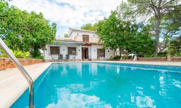 Resale - Villa -
Pilar de la Horadada - Pinar de Campoverde