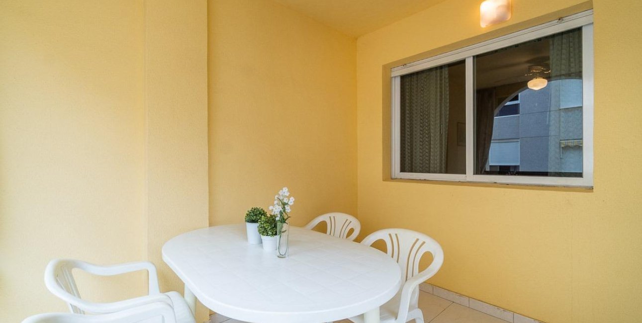 Resale - Apartment / flat -
Torrevieja - Playa del Cura