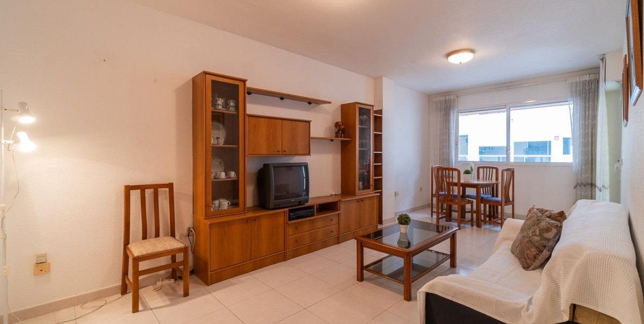 Resale - Apartment / flat -
Torrevieja - Playa del Cura