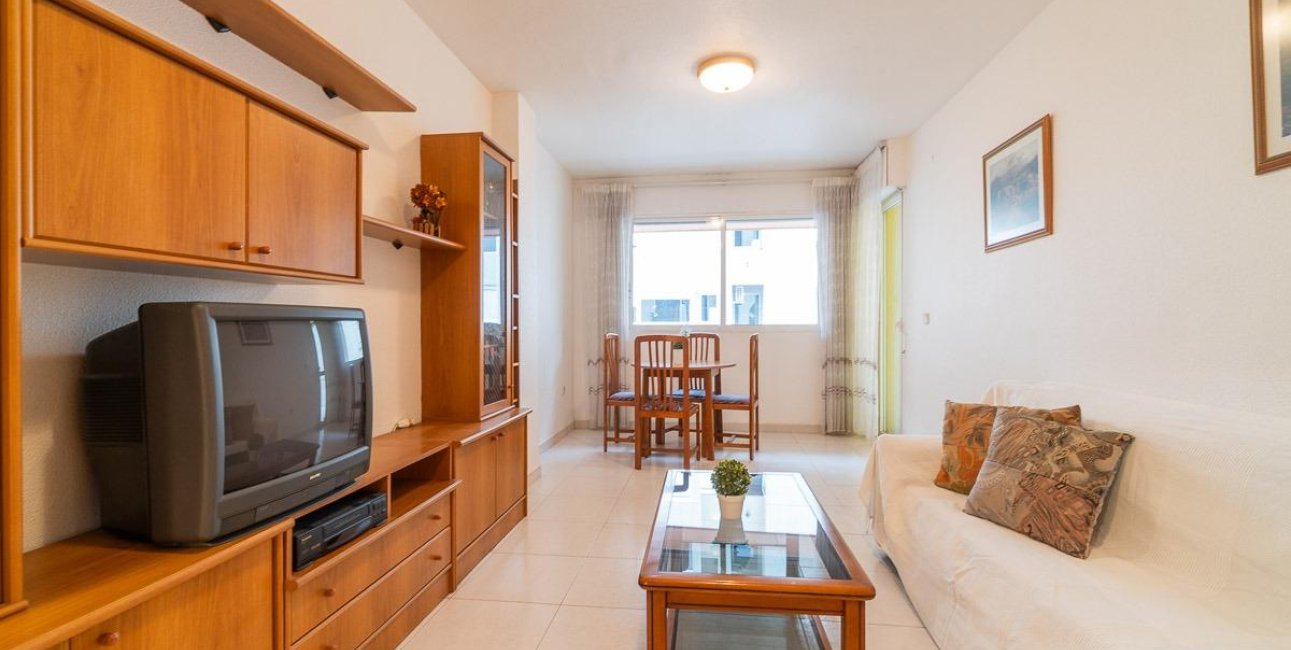 Resale - Apartment / flat -
Torrevieja - Playa del Cura
