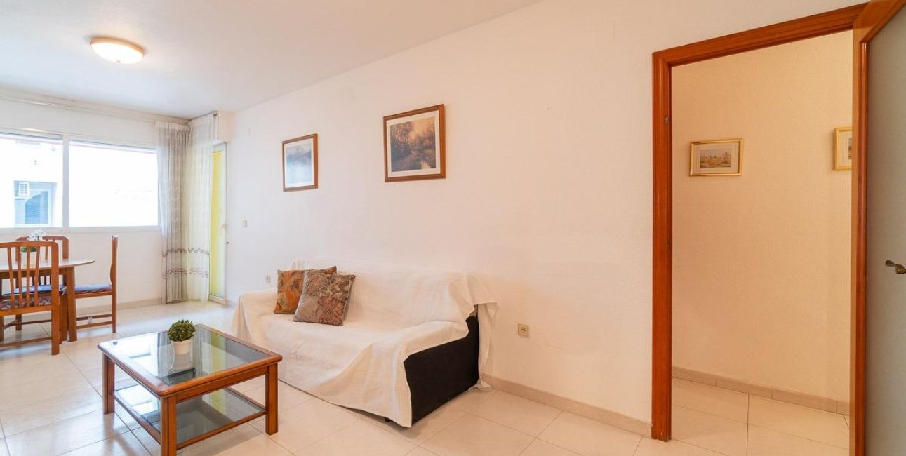 Resale - Apartment / flat -
Torrevieja - Playa del Cura