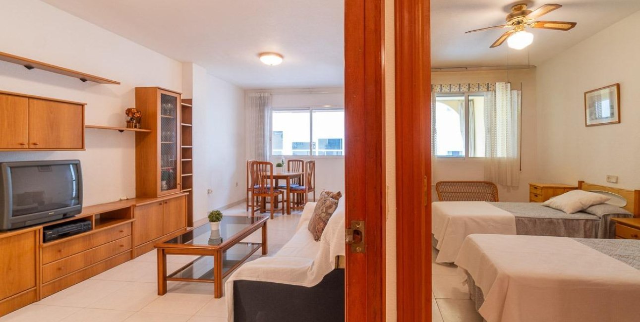 Resale - Apartment / flat -
Torrevieja - Playa del Cura