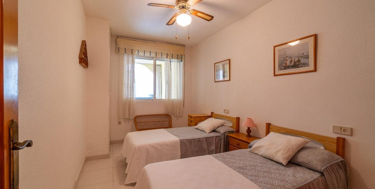 Resale - Apartment / flat -
Torrevieja - Playa del Cura