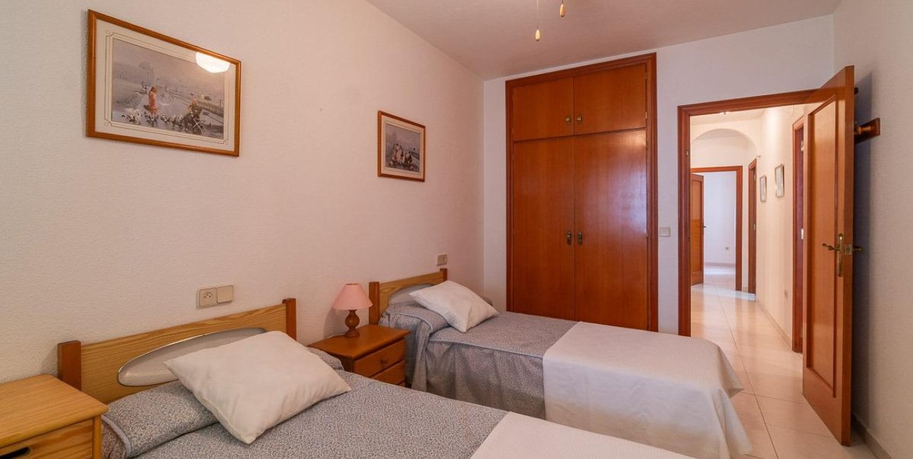 Resale - Apartment / flat -
Torrevieja - Playa del Cura