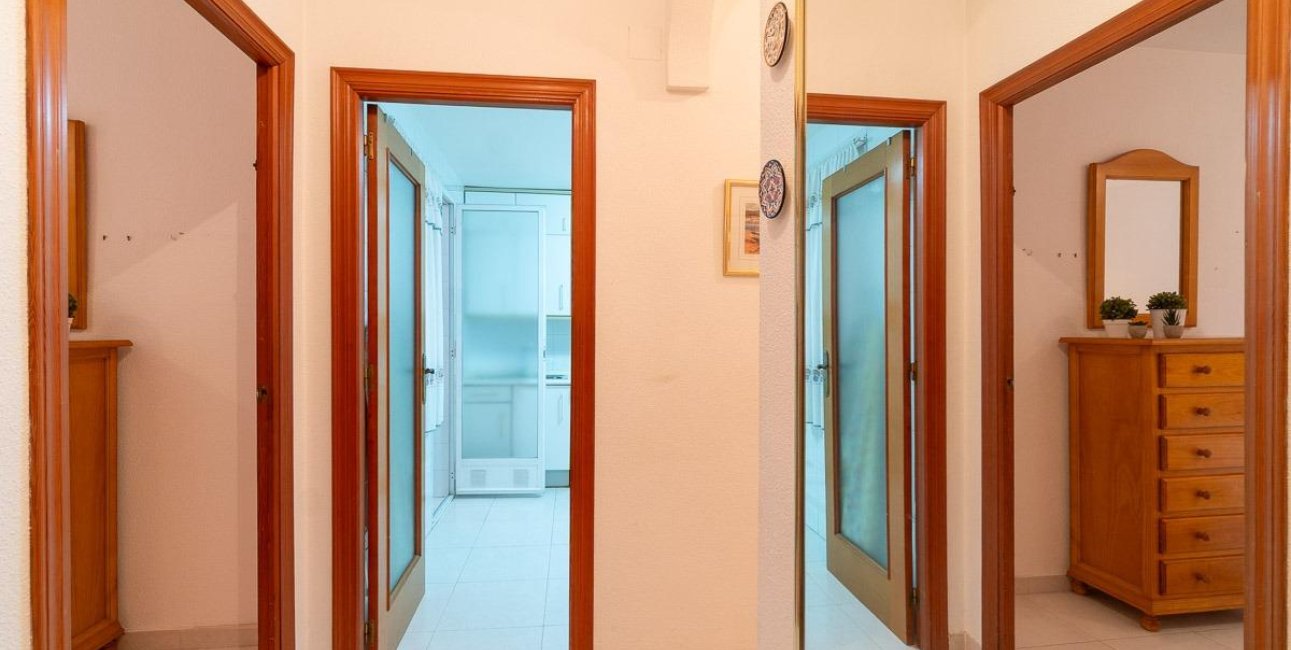 Resale - Apartment / flat -
Torrevieja - Playa del Cura