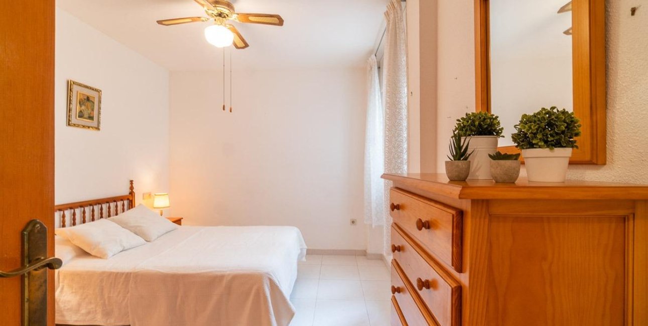 Resale - Apartment / flat -
Torrevieja - Playa del Cura