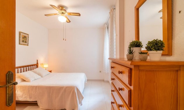 Resale - Apartment / flat -
Torrevieja - Playa del Cura