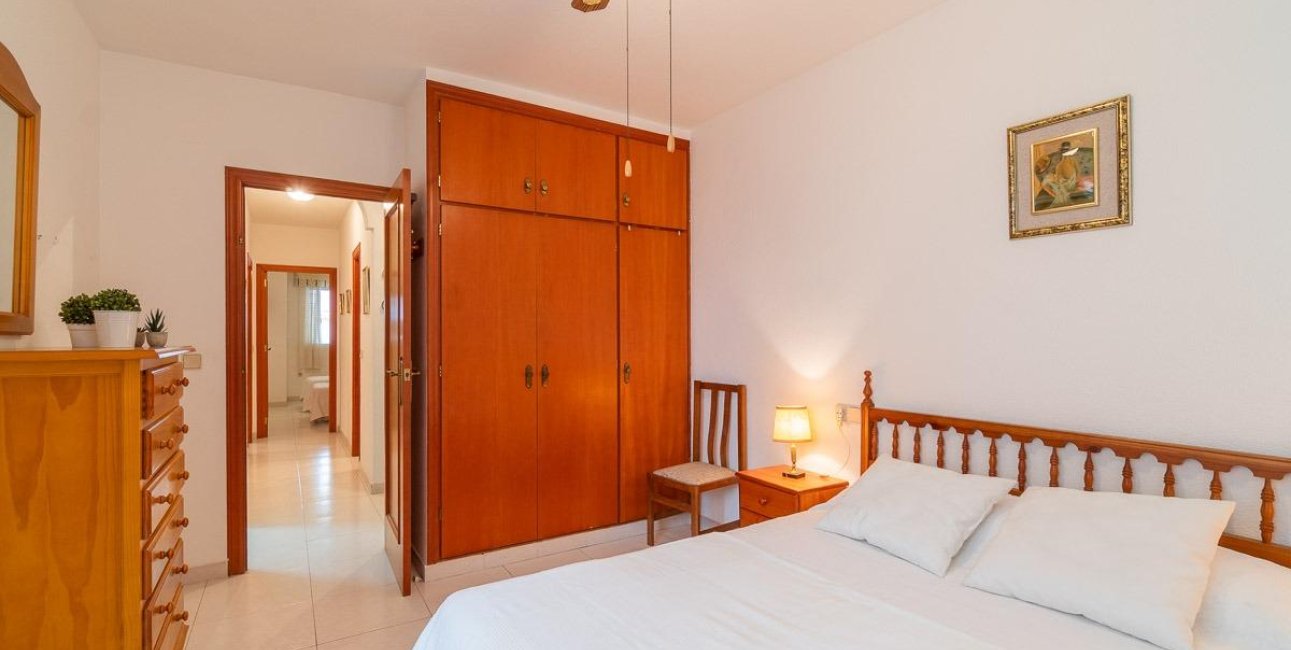 Resale - Apartment / flat -
Torrevieja - Playa del Cura