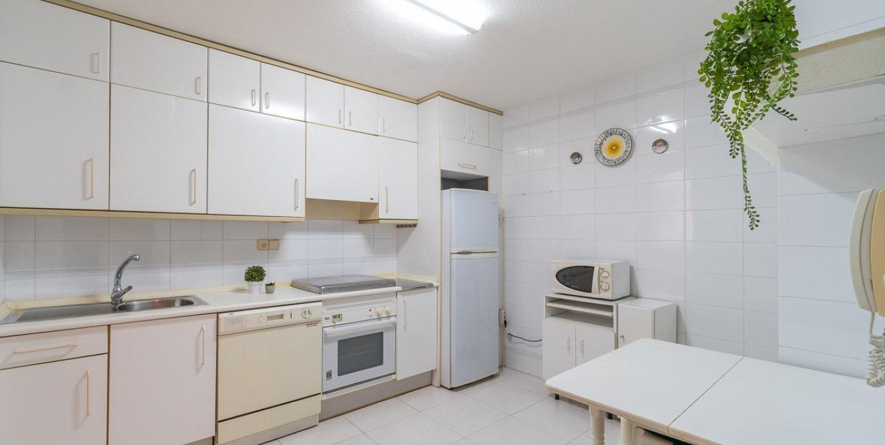 Resale - Apartment / flat -
Torrevieja - Playa del Cura