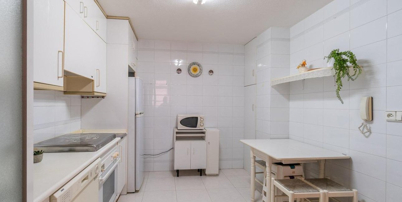 Resale - Apartment / flat -
Torrevieja - Playa del Cura