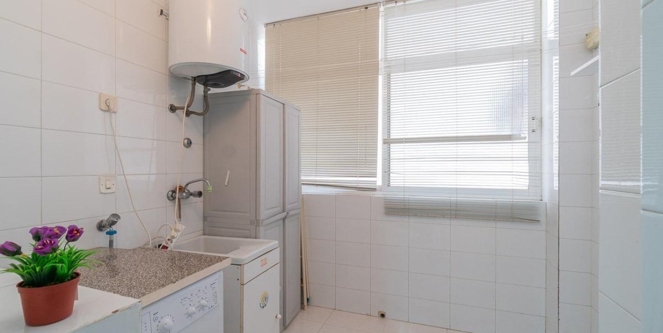 Resale - Apartment / flat -
Torrevieja - Playa del Cura