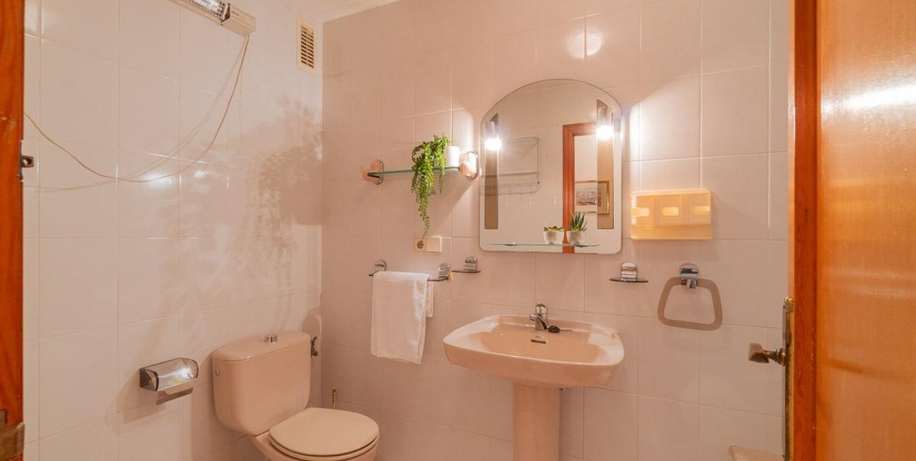 Resale - Apartment / flat -
Torrevieja - Playa del Cura