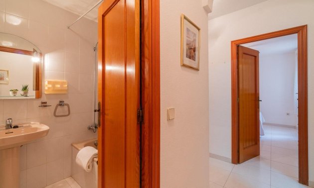 Resale - Apartment / flat -
Torrevieja - Playa del Cura