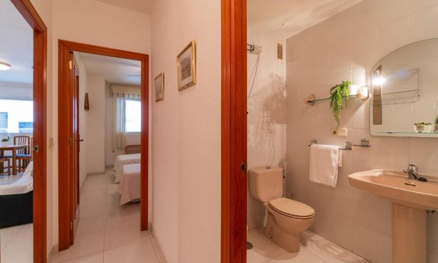 Resale - Apartment / flat -
Torrevieja - Playa del Cura