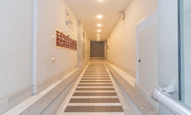 Resale - Apartment / flat -
Torrevieja - Playa del Cura