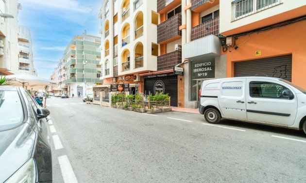 Resale - Apartment / flat -
Torrevieja - Playa del Cura