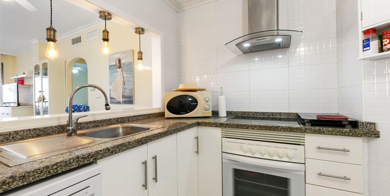 Resale - Apartment / flat -
Orihuela Costa - Campoamor