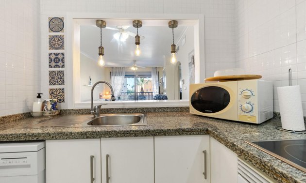 Resale - Apartment / flat -
Orihuela Costa - Campoamor