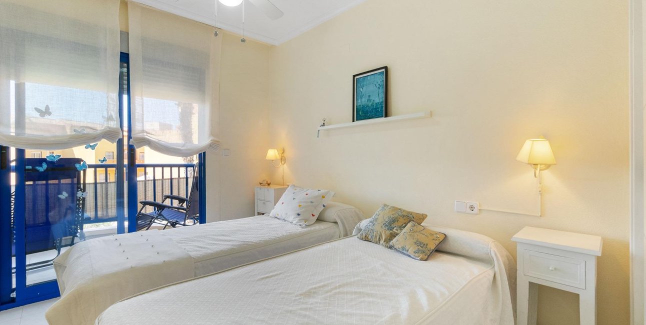 Resale - Apartment / flat -
Orihuela Costa - Campoamor