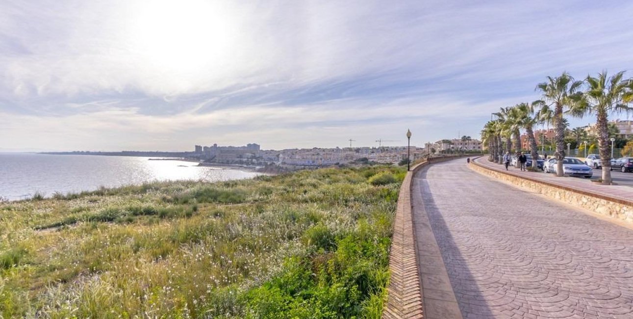 Resale - Apartment / flat -
Orihuela Costa - Campoamor