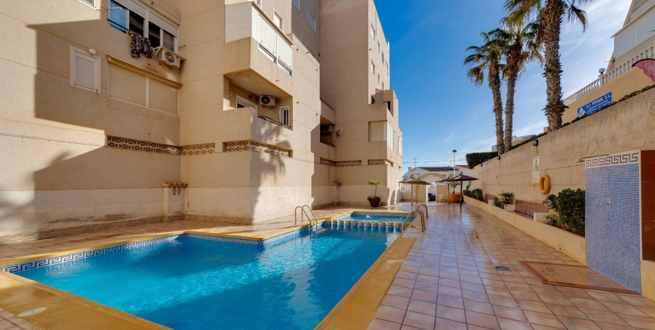 Resale - Apartment / flat -
Torrevieja - La Mata