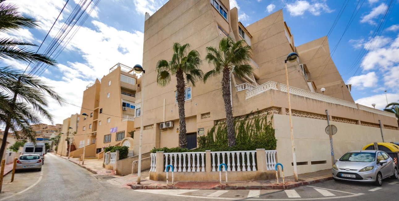Resale - Apartment / flat -
Torrevieja - La Mata