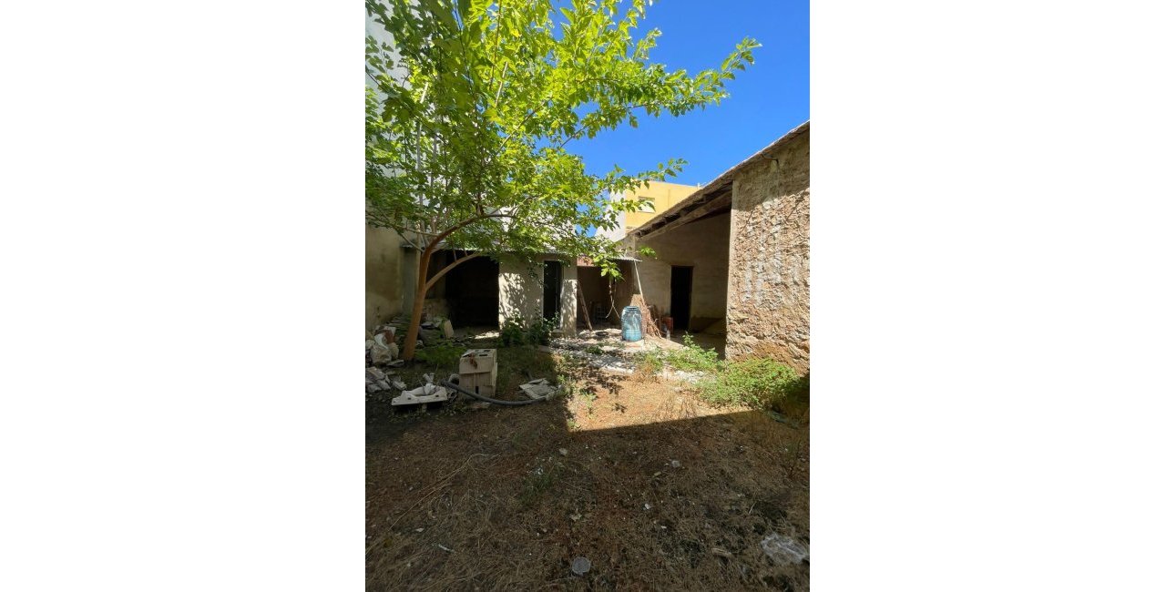Resale - Townhouse -
Formentera del Segura - Casco urbano