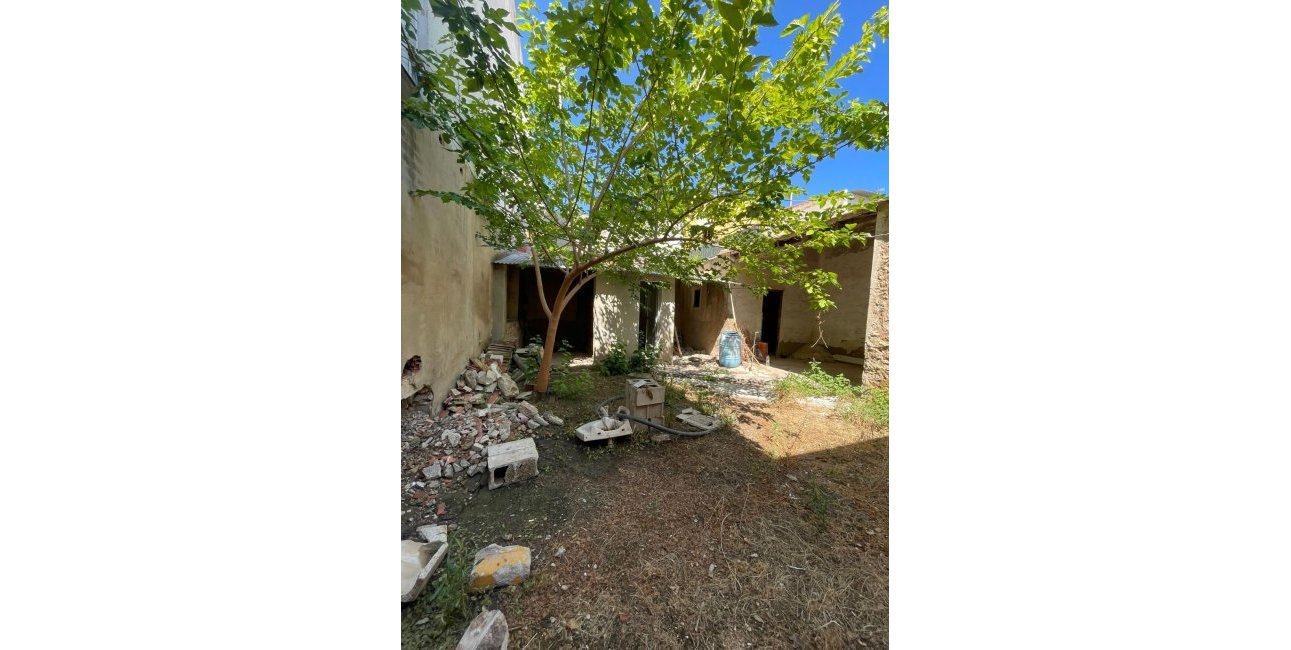 Resale - Townhouse -
Formentera del Segura - Casco urbano