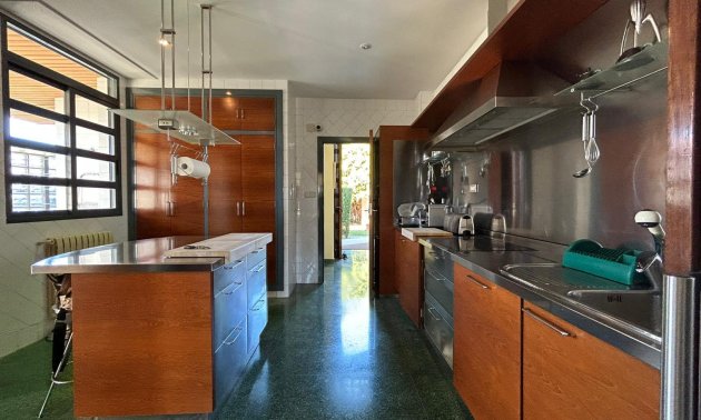 Resale - Villa -
Orihuela Costa - Dehesa de Campoamor