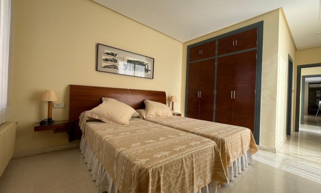 Resale - Villa -
Orihuela Costa - Dehesa de Campoamor