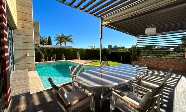 Resale - Villa -
Orihuela Costa - Dehesa de Campoamor