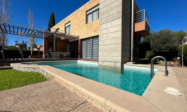 Resale - Villa -
Orihuela Costa - Dehesa de Campoamor