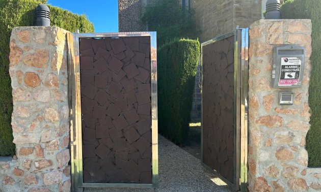 Resale - Villa -
Orihuela Costa - Dehesa de Campoamor