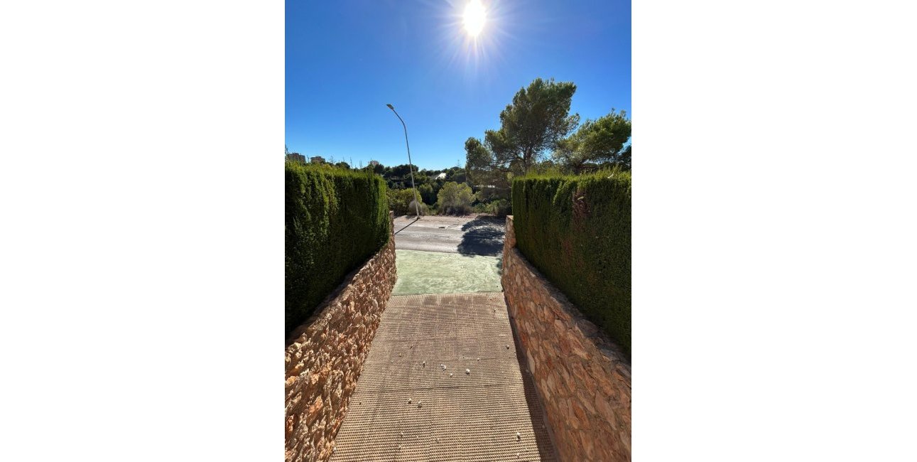 Resale - Villa -
Orihuela Costa - Dehesa de Campoamor