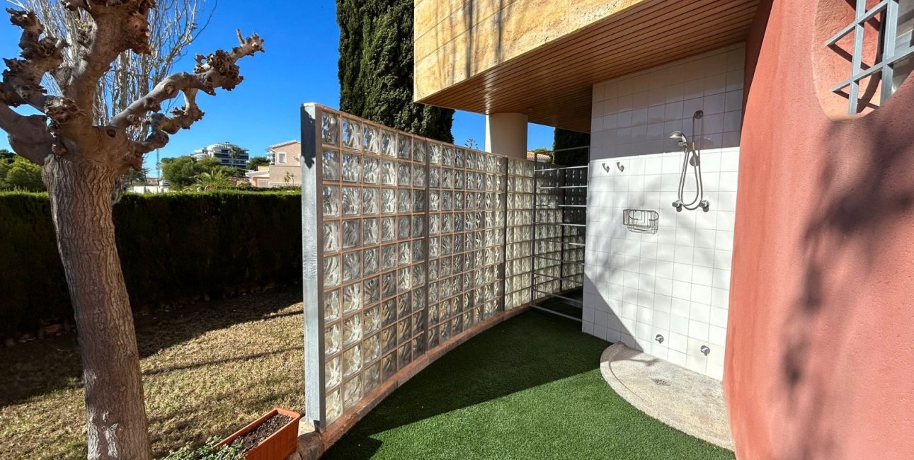 Resale - Villa -
Orihuela Costa - Dehesa de Campoamor