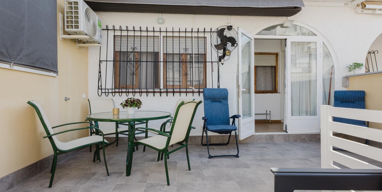 Reventa - Bungalow -
Torrevieja - Playa de los Naufragos