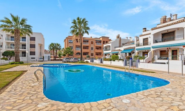 Resale - Apartment / flat -
Orihuela Costa - Villamartín