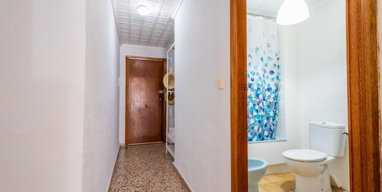 Resale - Apartment / flat -
Torrevieja - Playa de los Naufragos