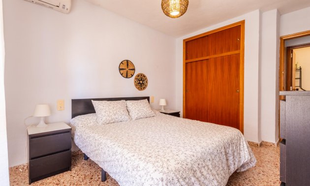 Resale - Apartment / flat -
Torrevieja - Playa de los Naufragos