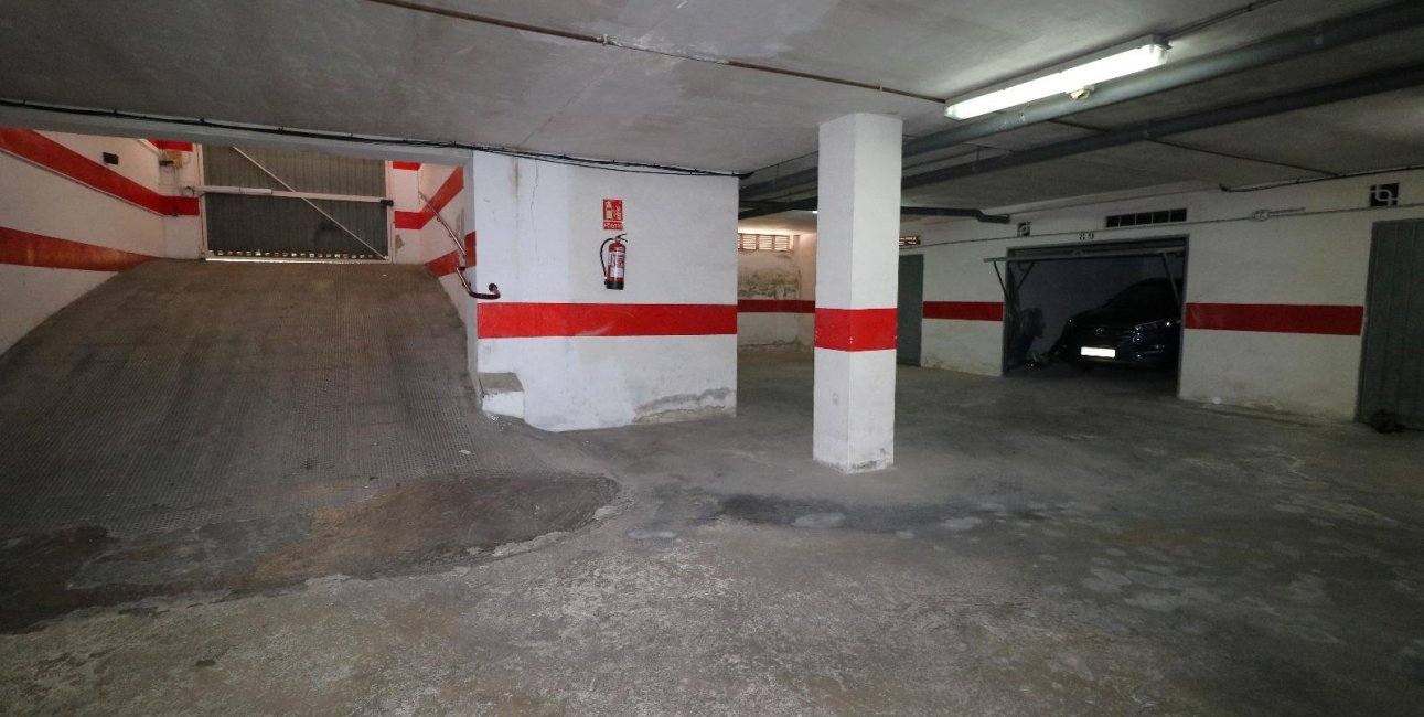 Reventa - Garaje -
Torrevieja - Acequion